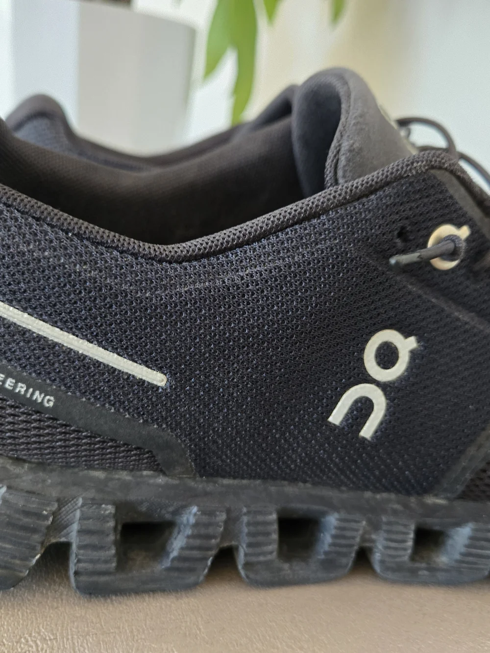 On Cloud 5 - All Black- Women Running Shoes - Picture 2 of 7